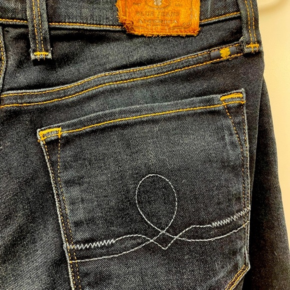 Lucky Brand women straight jeans. Size 27 - Picture 4 of 5